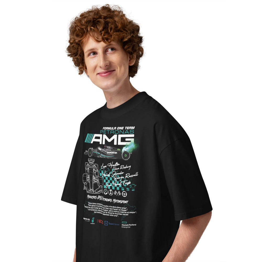 Oversize Petronas AMG - Modelo masculino lateral