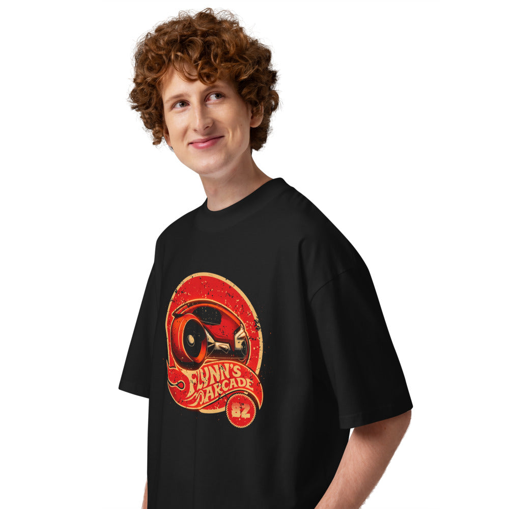 Oversize Tron Flynn's Arcade Red Light Cycle - Modelo masculino lateral