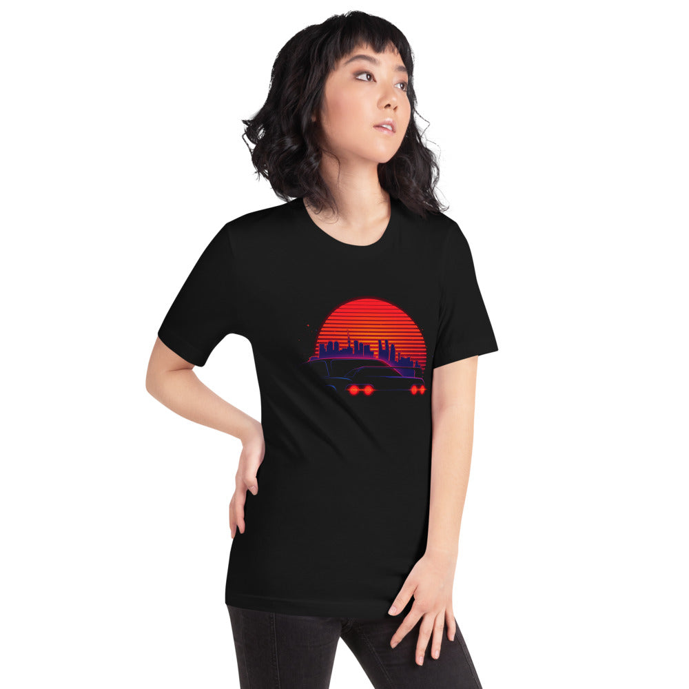 Playera Synthwave Neon Cars Orange Sun Skyline - Modelo femenina